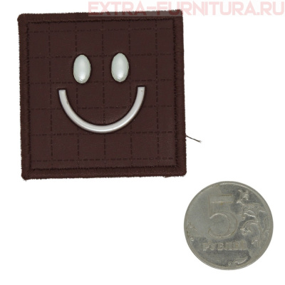 Нашивка под кожу квадрат "смайл" 4,5*4,5см коричневый